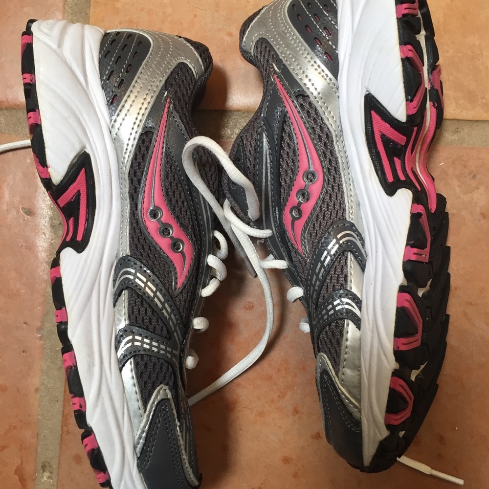 Saucony Oasis Running Shoes
